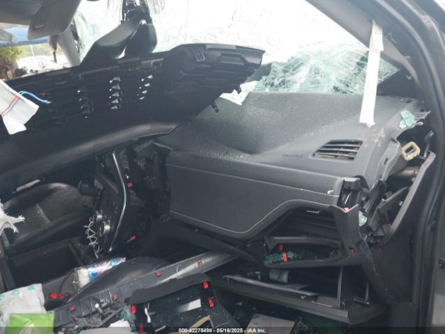 5TDXZ3DC4KS014221 Toyota Sienna Se 8 Passenger