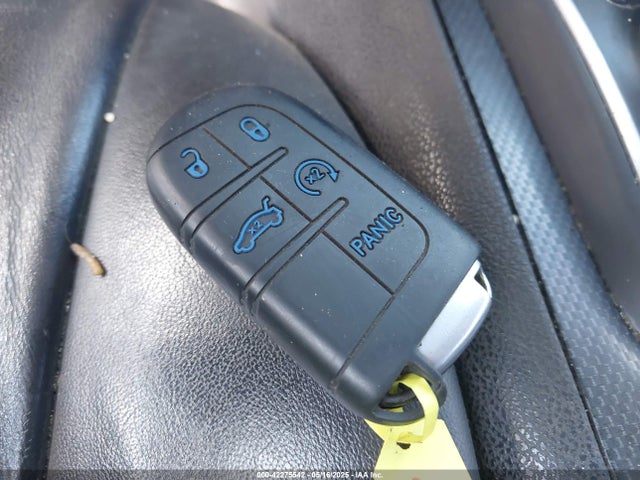 2C3CCABGXFH859898 Chrysler 300 300s
