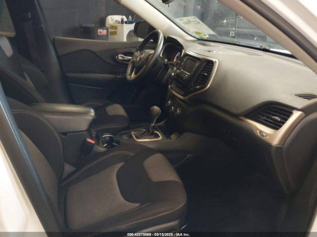 1C4PJLAB3FW532765 Jeep Cherokee Sport