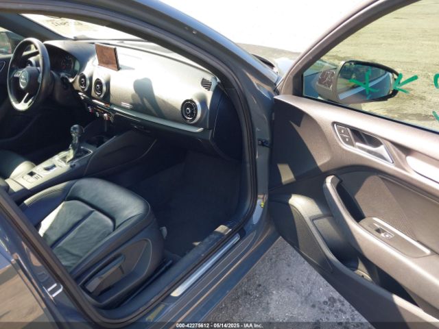 2019 AUDI A3 WAUAUGFF1K1014982 Photo 4