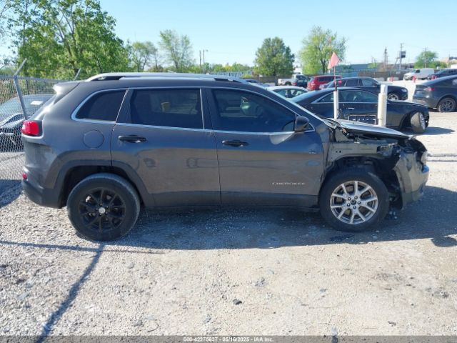 1C4PJLCB5GW264607 Jeep Cherokee Latitude