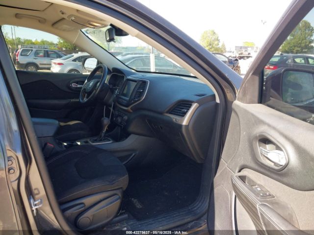 1C4PJLCB5GW264607 Jeep Cherokee Latitude