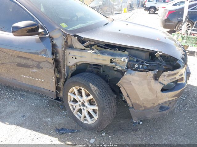 1C4PJLCB5GW264607 Jeep Cherokee Latitude