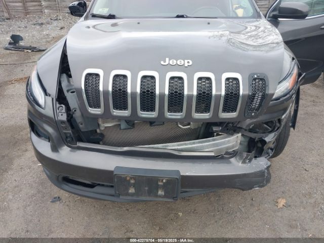 1C4PJMLX1JD570840 Jeep Cherokee Latitude Plus 4x4