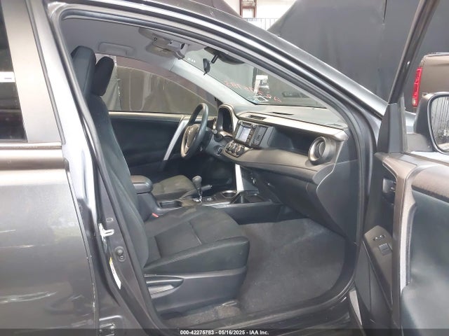 JTMBFREVXJJ732745 Toyota RAV4 LE