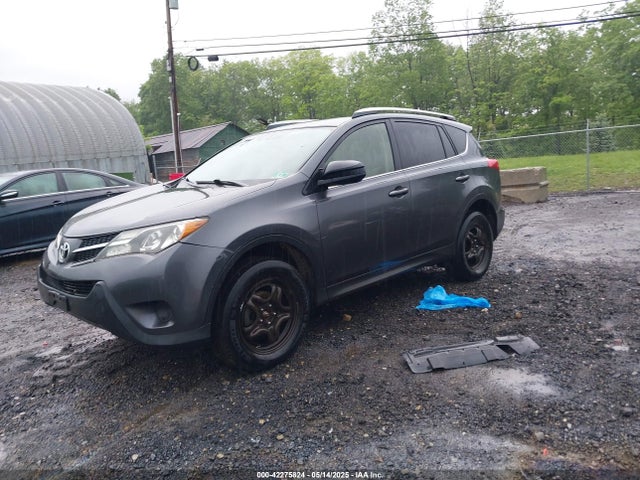Toyota RAV4 LE 2014 JTMBFREVXED094789 Image 2