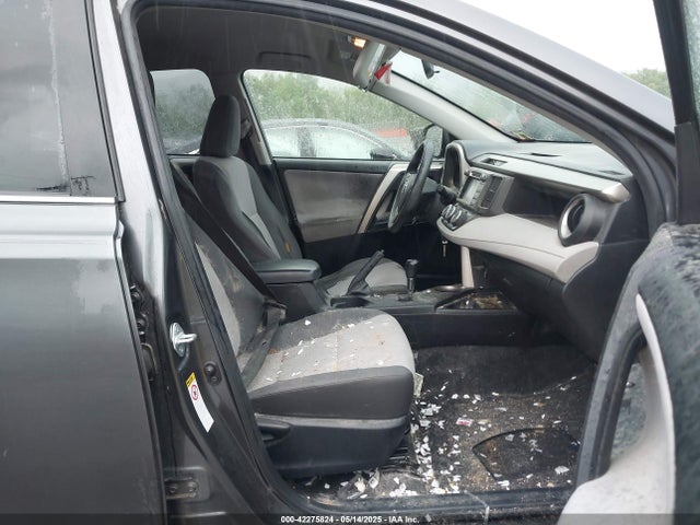 Toyota RAV4 LE 2014 JTMBFREVXED094789 Image 5
