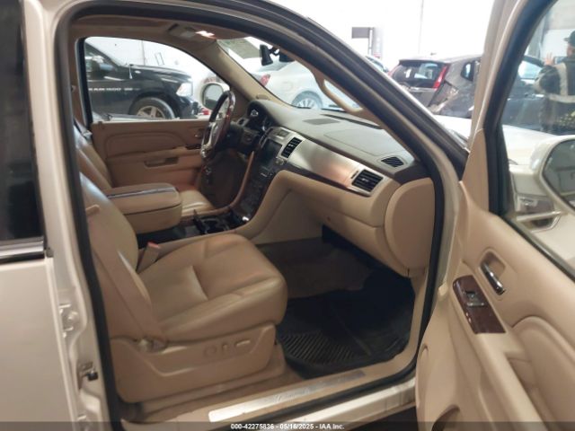 2011 CADILLAC ESCALADE ESV 1GYS4HEF1BR341957 Photo 4