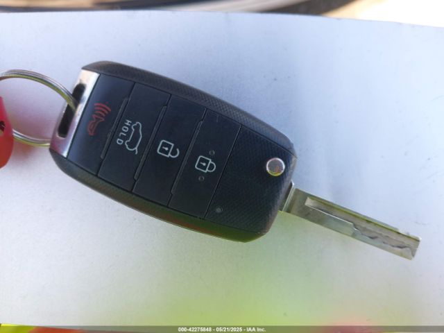 5XYPG4A53HG302674 KIA Sorento 3.3l Lx