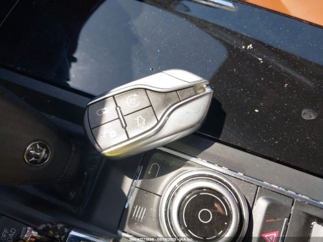 2019 MASERATI LEVANTE ZN661XUA8KX320520 Photo 10