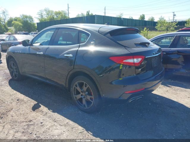 2019 MASERATI LEVANTE ZN661XUA8KX320520 Photo 2