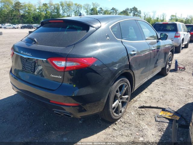 2019 MASERATI LEVANTE ZN661XUA8KX320520 Photo 3