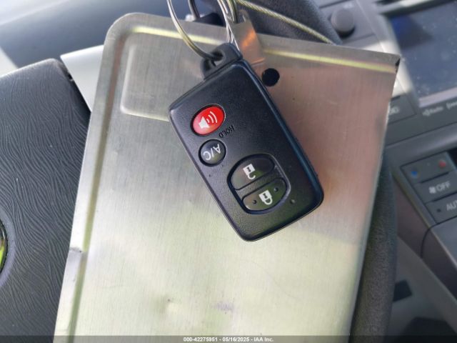 JTDKN3DU7F1892761 Toyota Prius Three