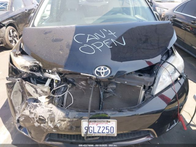 5TDYK3DC6FS561960 Toyota Sienna Xle 8 Passenger