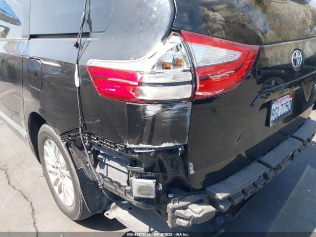 5TDYK3DC6FS561960 Toyota Sienna Xle 8 Passenger
