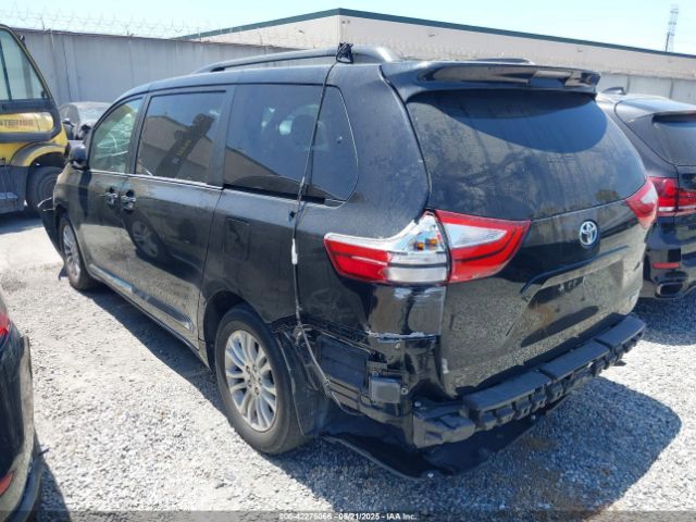 5TDYK3DC6FS561960 Toyota Sienna Xle 8 Passenger