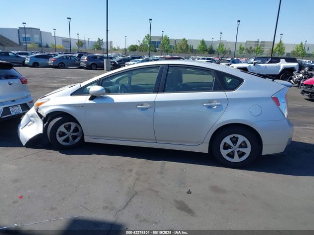 JTDKN3DU3F1915579 Toyota Prius Four