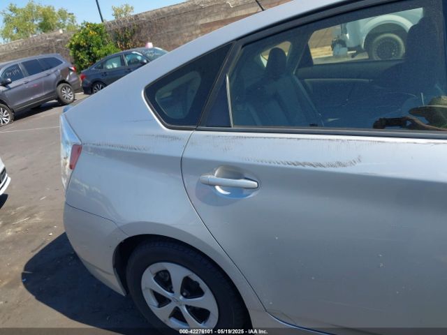 JTDKN3DU3F1915579 Toyota Prius Four
