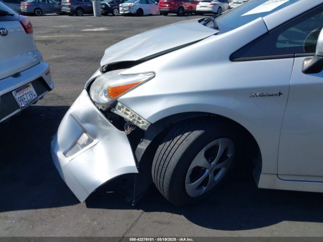 JTDKN3DU3F1915579 Toyota Prius Four