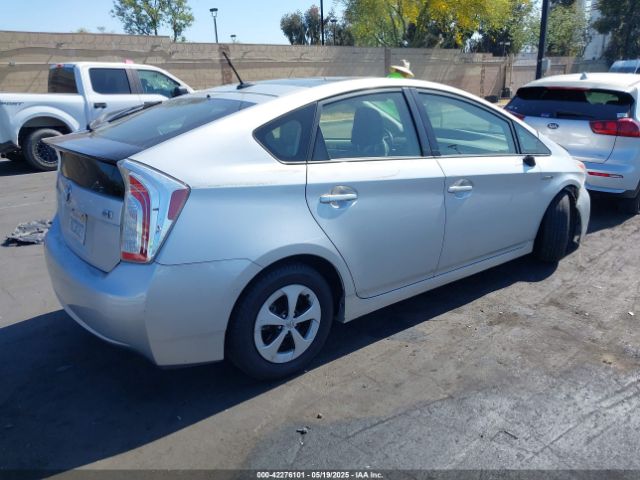 JTDKN3DU3F1915579 Toyota Prius Four