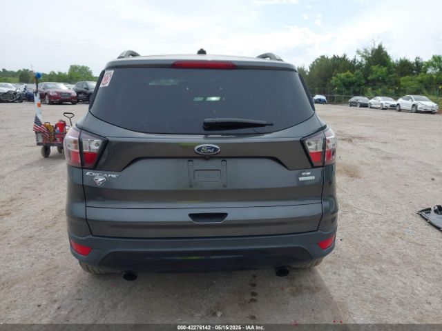 1FMCU0GD3JUC18823 Ford ESCAPE SE