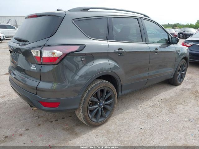 1FMCU0GD3JUC18823 Ford ESCAPE SE