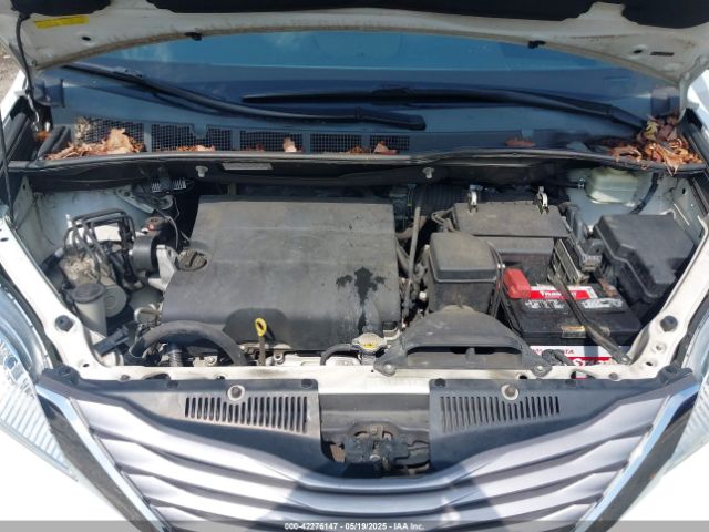 5TDYK3DC5FS613045 Toyota Sienna Xle Premium 8 Passenger