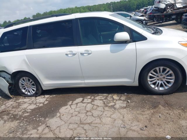 5TDYK3DC5FS613045 Toyota Sienna Xle Premium 8 Passenger