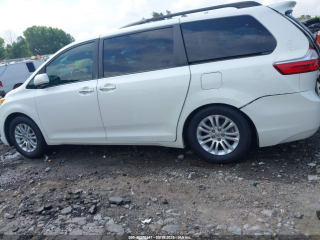 5TDYK3DC5FS613045 Toyota Sienna Xle Premium 8 Passenger