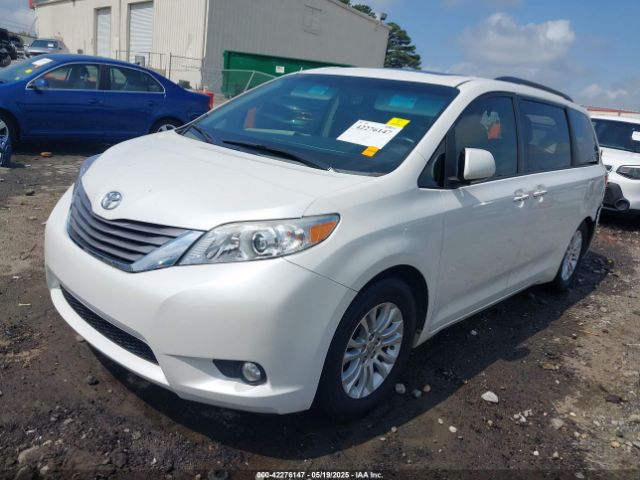 5TDYK3DC5FS613045 Toyota Sienna Xle Premium 8 Passenger