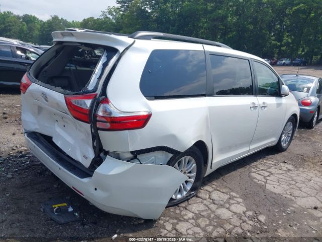 5TDYK3DC5FS613045 Toyota Sienna Xle Premium 8 Passenger
