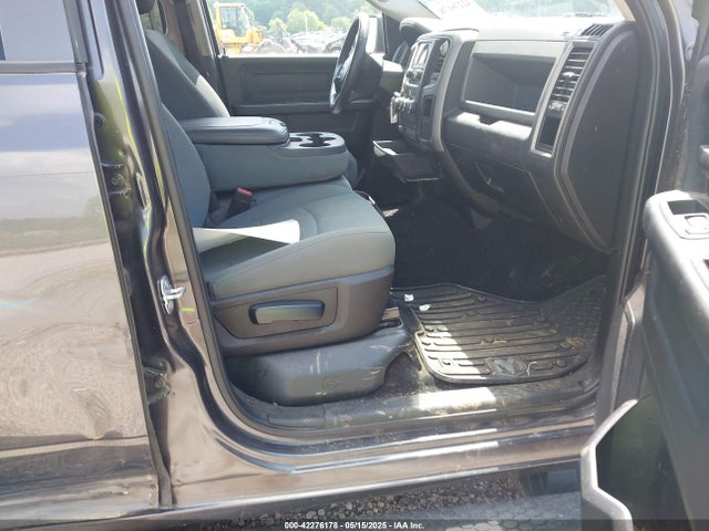 1C6RR7SM1KS696999 RAM 1500 Classic Tradesman  4x4 6'4 Box