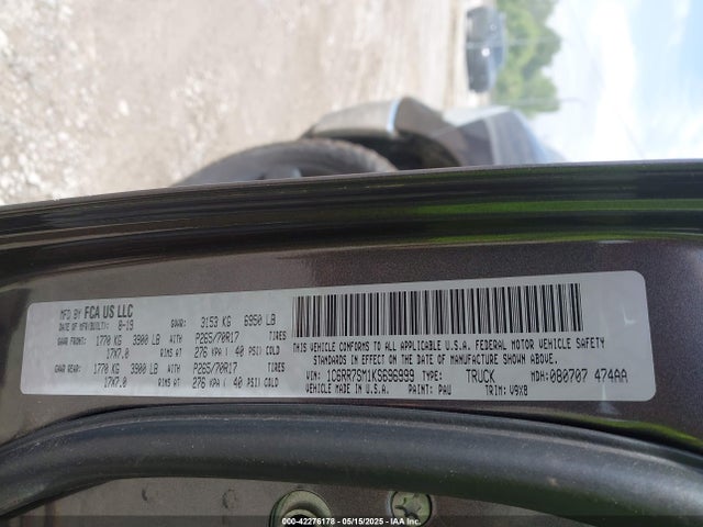 1C6RR7SM1KS696999 RAM 1500 Classic Tradesman  4x4 6'4 Box