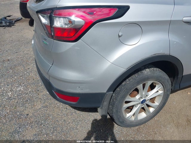 1FMCU0GD5JUB85369 Ford ESCAPE SE