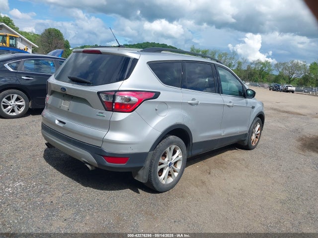 1FMCU0GD5JUB85369 Ford ESCAPE SE