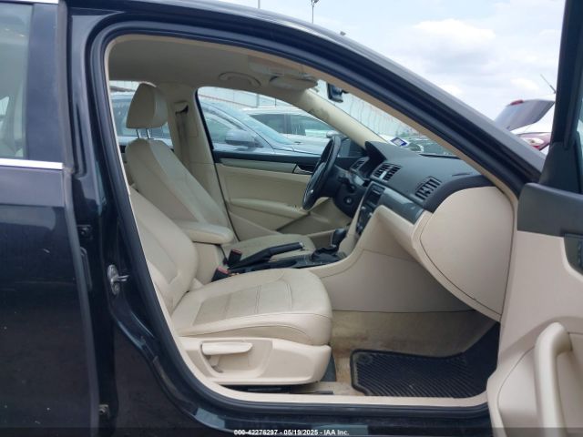 1VWAT7A30EC053992 Volkswagen Passat 1.8t Wolfsburg Edition