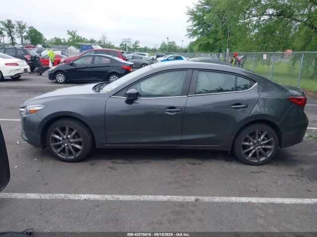 3MZBN1V31JM268280 Mazda Mazda3 Touring
