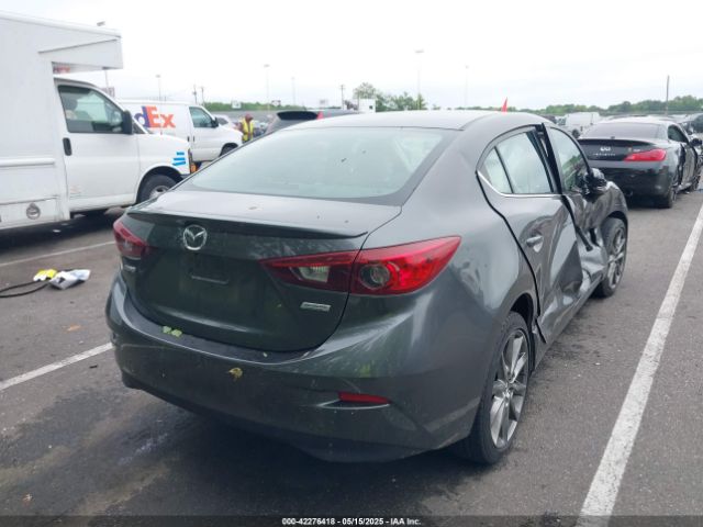3MZBN1V31JM268280 Mazda Mazda3 Touring