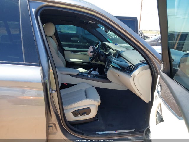 BMW 2018 2018 5UXKR2C58J0Z14790 Image 5