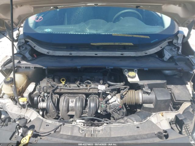 1FMCU0F75HUD15821 Ford ESCAPE S