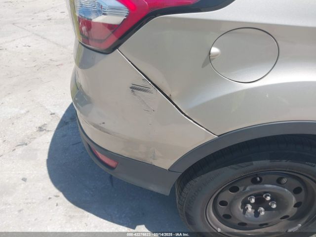 1FMCU0F75HUD15821 Ford ESCAPE S