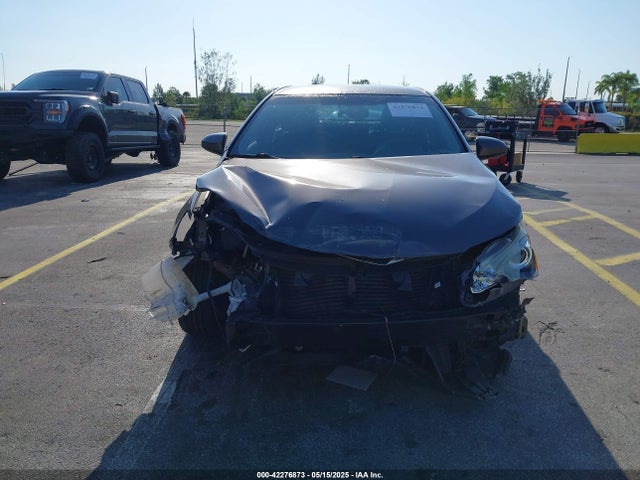 4T1BF1FK5HU358197 Toyota CAMRY SE