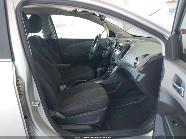 1G1JC5SH6F4137658 Chevrolet Sonic Lt Auto