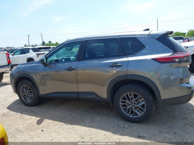 5N1BT3AB4RC696399 Nissan Rogue S Intelligent Awd
