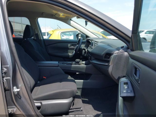5N1BT3AB4RC696399 Nissan Rogue S Intelligent Awd