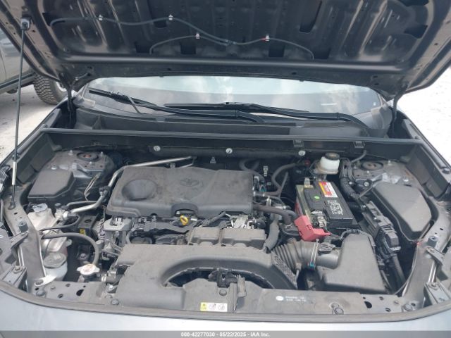 JTMK1RFV5KD006076 Toyota RAV4 LE