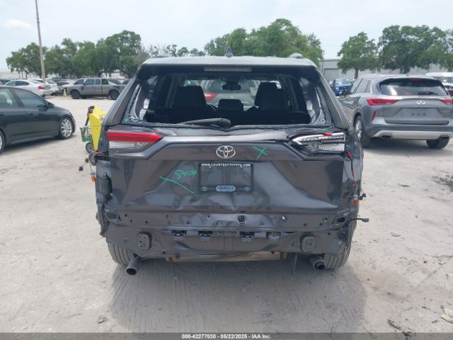 JTMK1RFV5KD006076 Toyota RAV4 LE