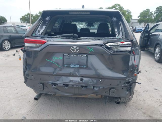 JTMK1RFV5KD006076 Toyota RAV4 LE