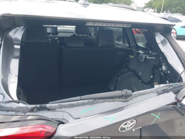 JTMK1RFV5KD006076 Toyota RAV4 LE
