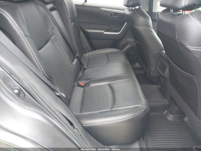 JTMK1RFV5KD006076 Toyota RAV4 LE